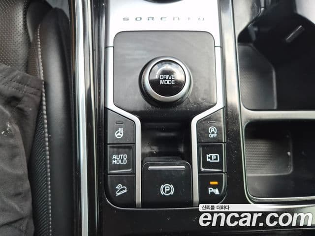 Kia Sorento 2023 — Şəkil 17/20