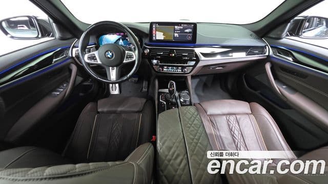 BMW 5 Series 2023 — ფოტო 7/20