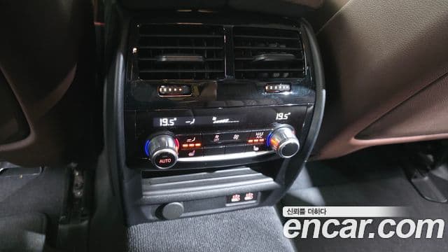 BMW 5 Series 2023 — ფოტო 18/20