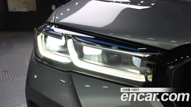 BMW 5 Series 2023 — Photo 9/31
