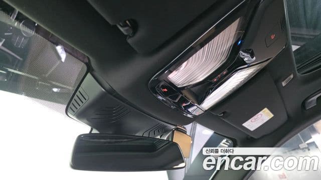 BMW 5 Series 2023 — Photo 17/31
