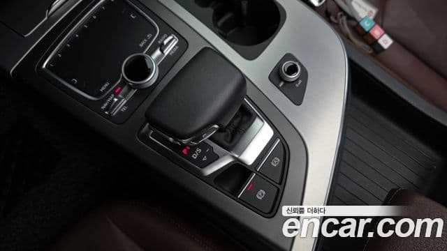 Audi Q7 2019 — Şəkil 9/20