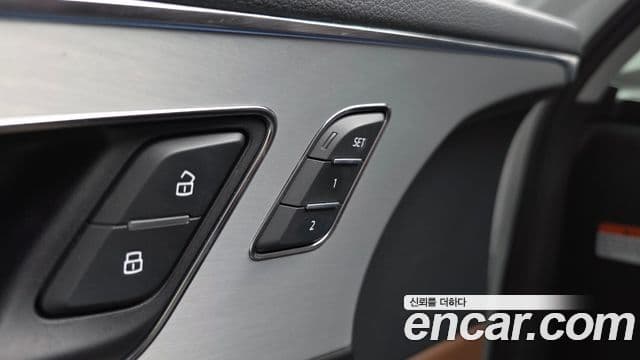 Audi Q7 2019 — Şəkil 17/20