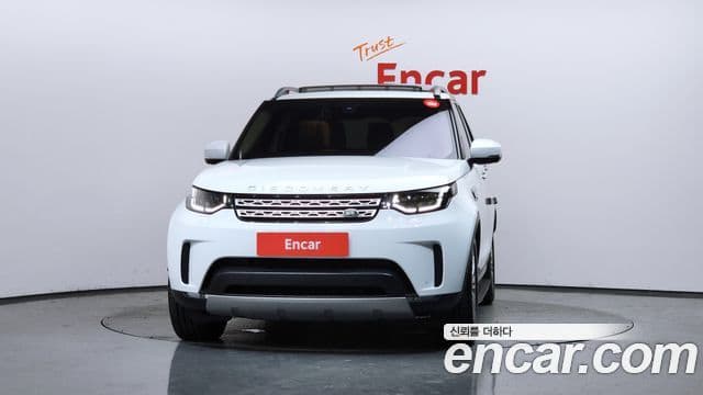 Land Rover Discovery 5 2019 — ფოტო 3/20
