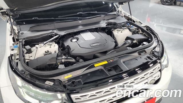Land Rover Discovery 5 2019 — ფოტო 6/20