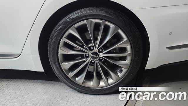 Kia The K9 2022 — Photo 23/34
