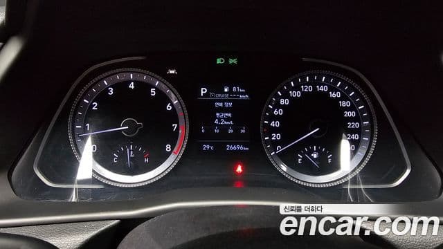 Hyundai Sonata 2019 — ფოტო 8/20