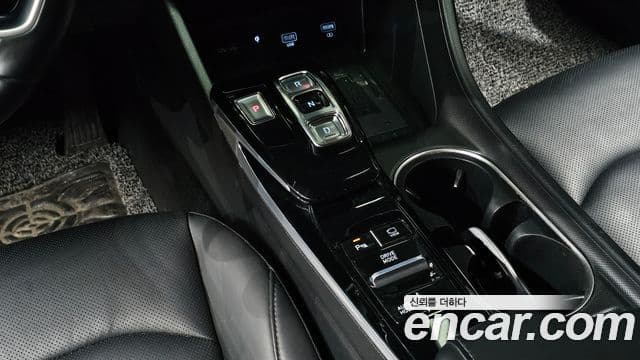 Hyundai Sonata 2019 — ფოტო 9/20