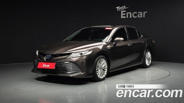 Toyota Camry 2018 — Photo 6/36