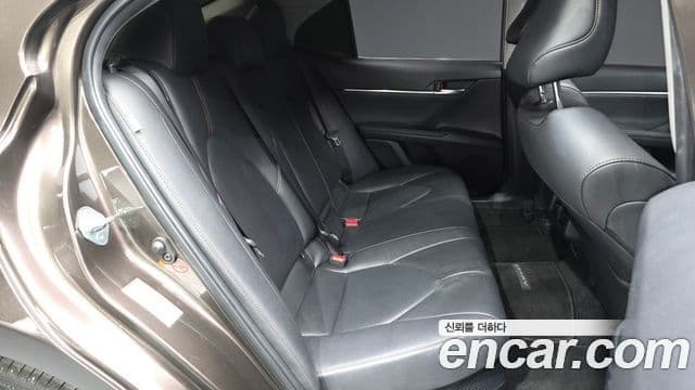 Toyota Camry 2018 — Photo 29/36