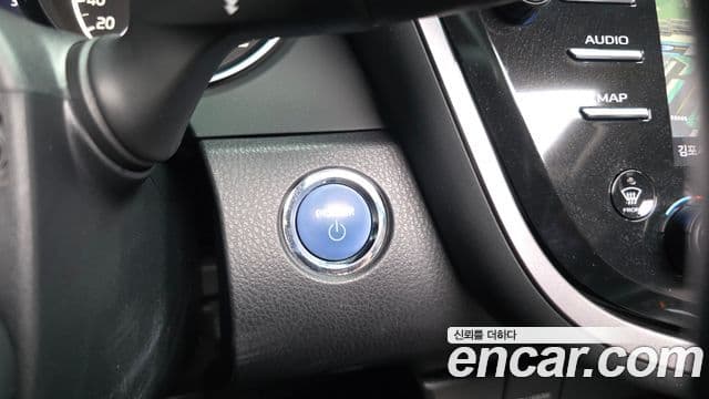 Toyota Camry 2018 — Photo 31/36