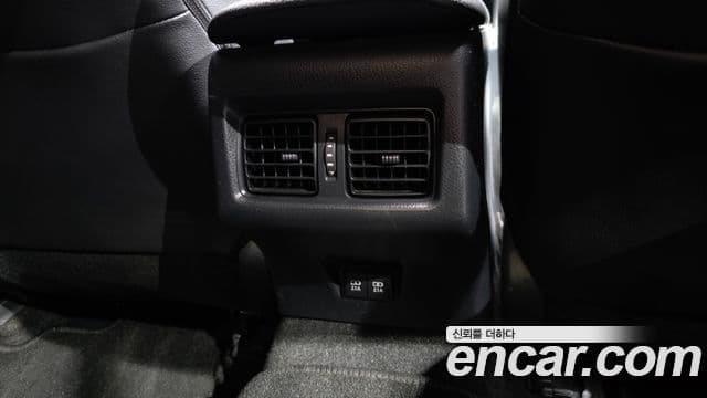 Toyota Camry 2018 — Photo 16/36