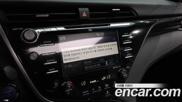 Toyota Camry 2018 — Photo 32/36