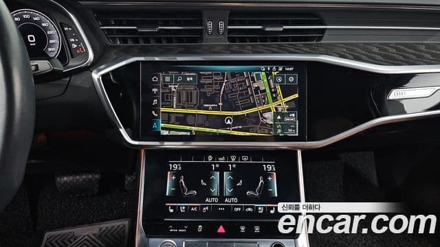 Audi A6 2020 — ფოტო 14/20