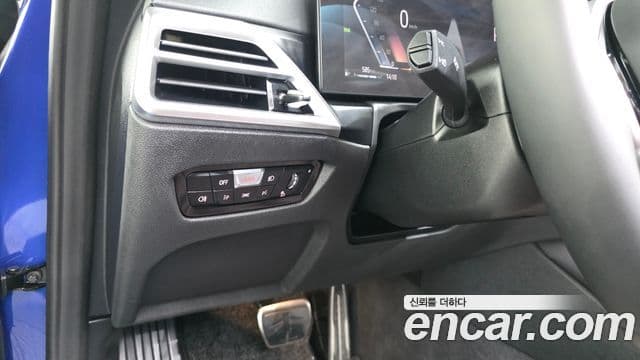 BMW 4 Series 2025 — Photo 23/33