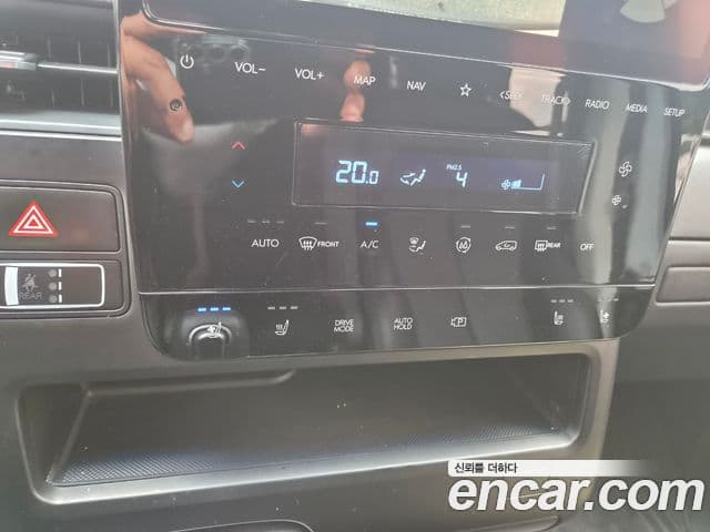 Hyundai Staria 2022 — ფოტო 10/20
