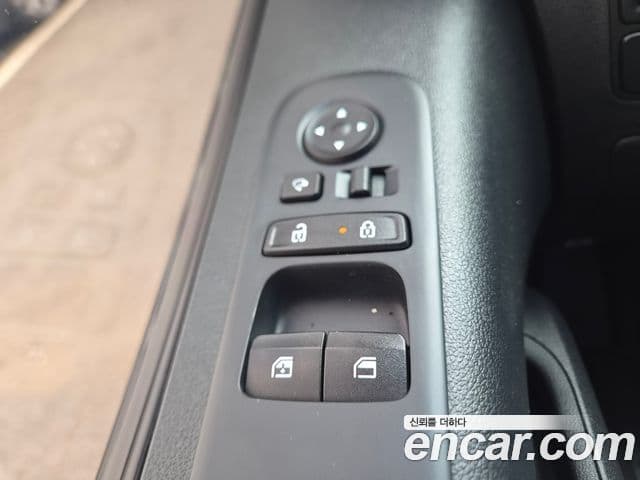 Hyundai Staria 2022 — ფოტო 13/20
