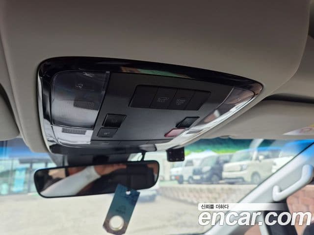 Hyundai Staria 2022 — ფოტო 14/20