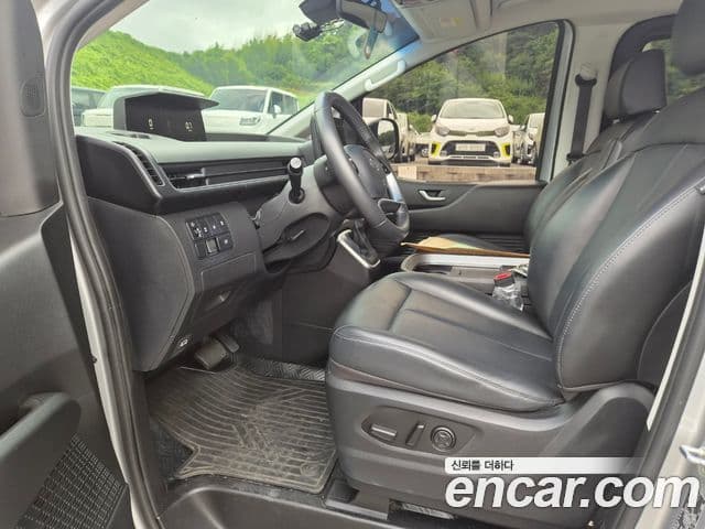 Hyundai Staria 2022 — ფოტო 15/20