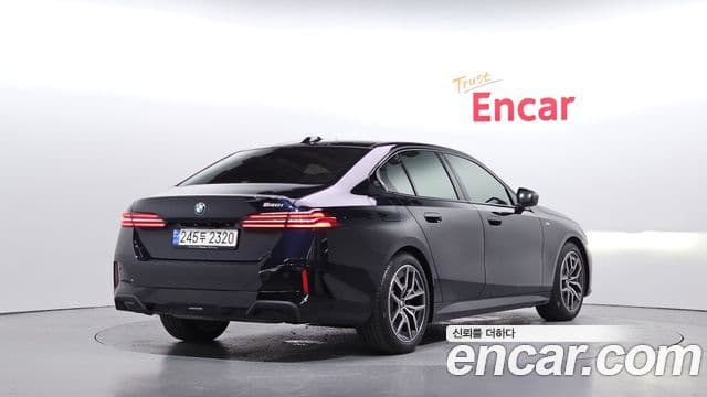 BMW 5 Series 2024 — Şəkil 1/20