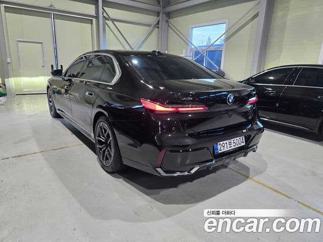 BMW 7 Series 2025 — Photo 16/19