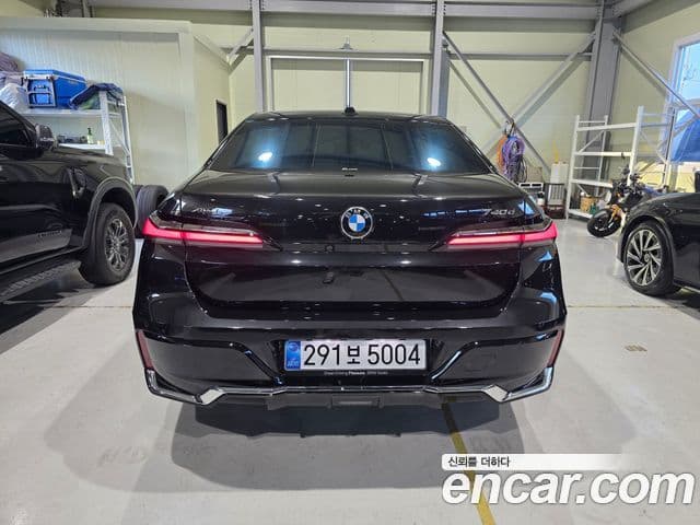 BMW 7 Series 2025 — Photo 1/19