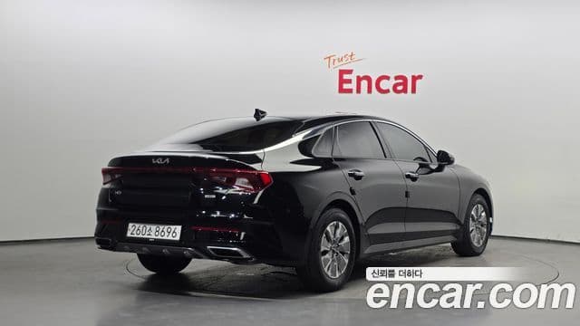 Kia K5 2023 — ფოტო 2/20