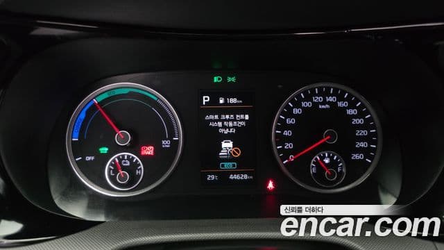 Kia K5 2023 — ფოტო 8/20