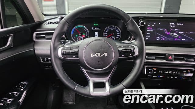 Kia K5 2023 — ფოტო 12/20