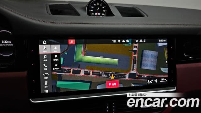 Porsche Cayenne 2021 — ფოტო 14/20