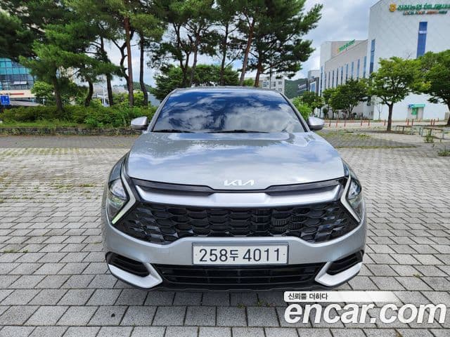 Kia Sportage 2023 — Фото 1/20