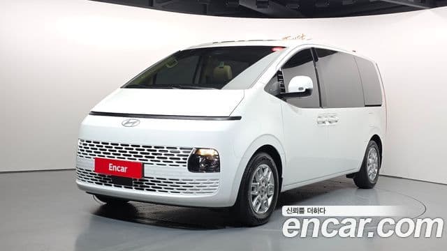 Hyundai Staria 2025 — Фото 1/20