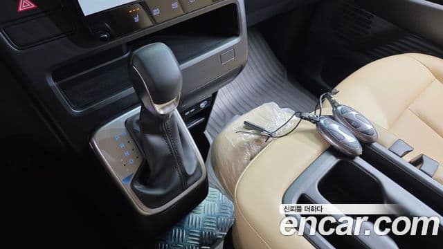 Hyundai Staria 2025 — Фото 9/20