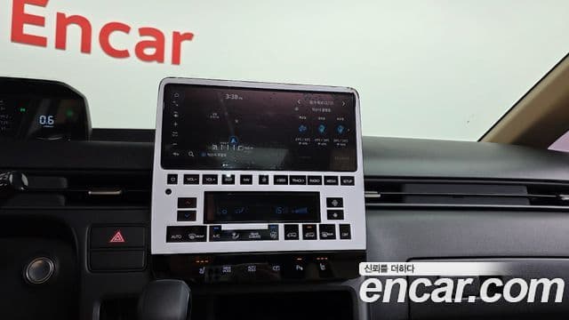Hyundai Staria 2025 — Фото 15/20