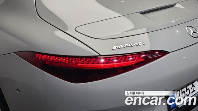 Mercedes-Benz SL-Class 2023 — Photo 38/40