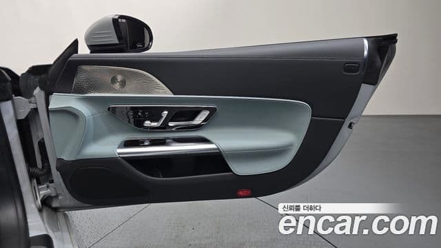 Mercedes-Benz SL-Class 2023 — Photo 21/40