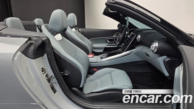 Mercedes-Benz SL-Class 2023 — Photo 12/40