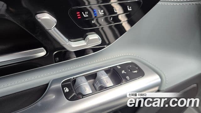 Mercedes-Benz SL-Class 2023 — Photo 5/40