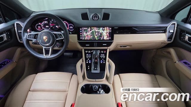 Porsche Cayenne 2023 — ფოტო 7/20