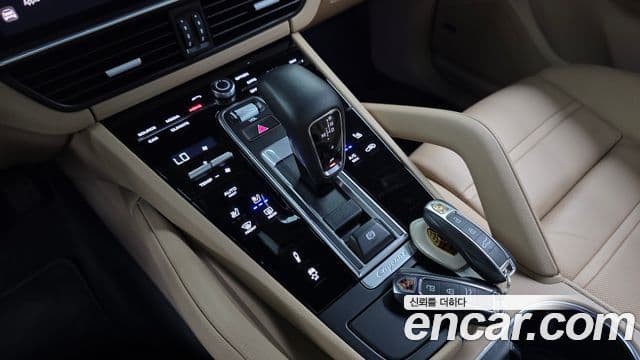 Porsche Cayenne 2023 — ფოტო 9/20