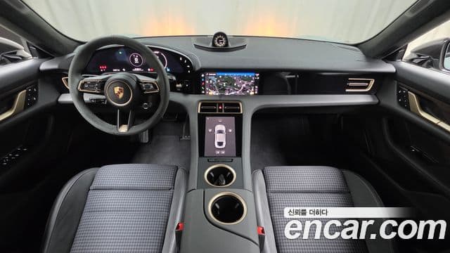 Porsche Taycan 2024 — ფოტო 5/31