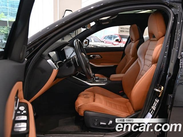 BMW 3 Series 2022 — ფოტო 8/19