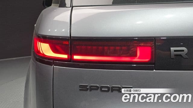 Land Rover Range Rover Sport 2025 — Photo 14/35