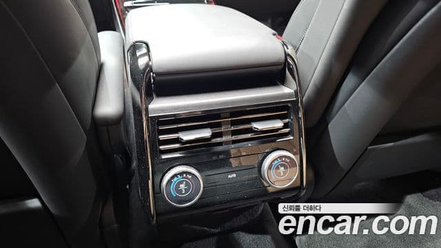 Land Rover Range Rover Sport 2025 — Photo 29/35