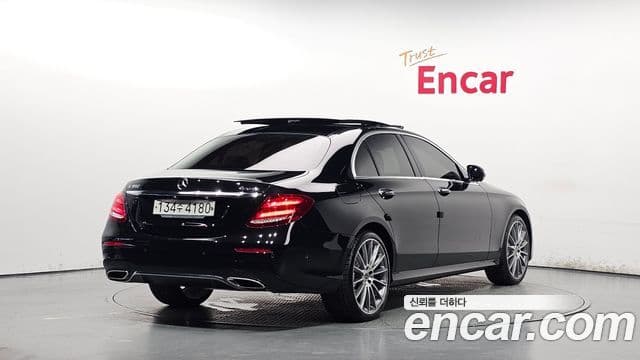 Mercedes-Benz E-Class 2019 — ფოტო 2/20