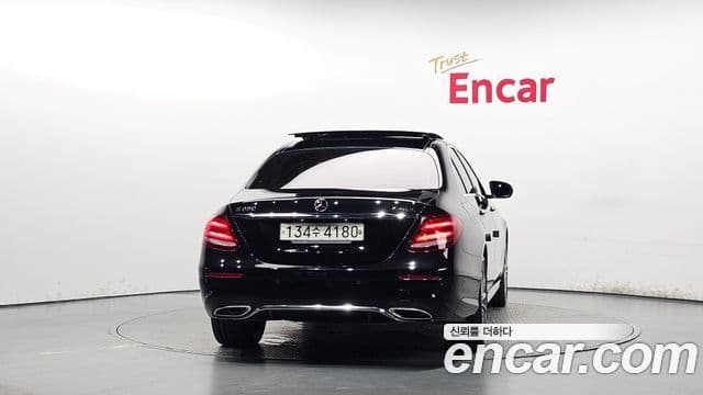 Mercedes-Benz E-Class 2019 — ფოტო 4/20