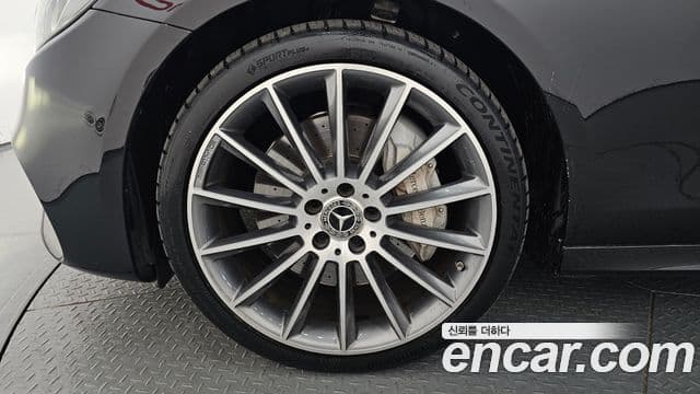 Mercedes-Benz E-Class 2019 — ფოტო 5/20