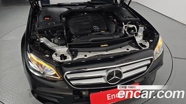 Mercedes-Benz E-Class 2019 — ფოტო 6/20