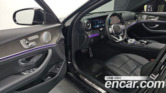 Mercedes-Benz E-Class 2019 — ფოტო 11/20