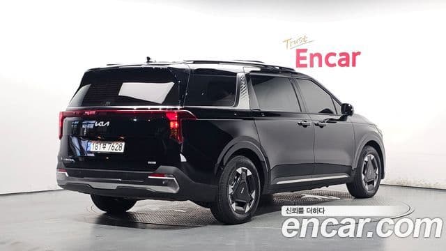 Kia Carnival 2024 — ფოტო 2/20